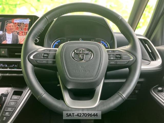 Toyota VOXY 2023-11 8552630-14