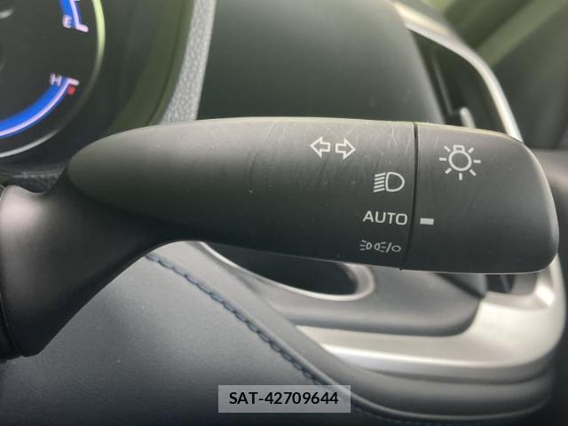 Toyota VOXY 2023-11 8552630-15