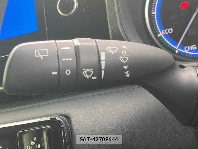 Toyota VOXY 2023-11 8552630-16