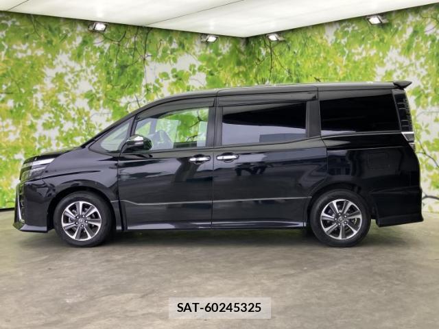 Toyota VOXY 2018-11 8552638-1