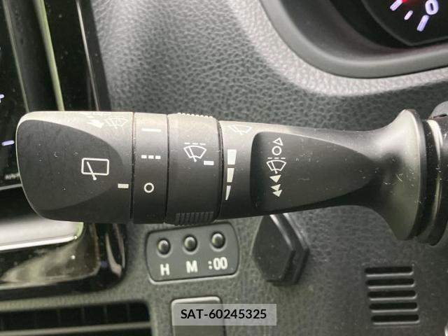 Toyota VOXY 2018-11 8552638-15
