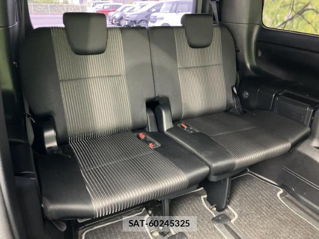 Toyota VOXY 2018-11 8552638-5