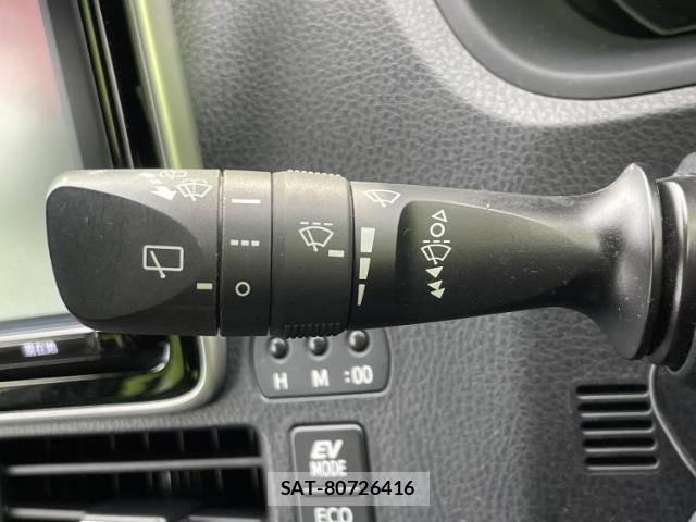 Toyota VOXY 2017-07 8552649-15