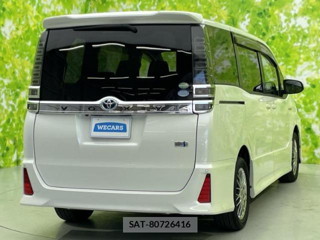 Toyota VOXY 2017-07 8552649-2