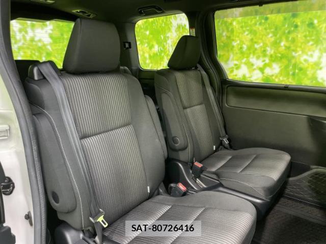 Toyota VOXY 2017-07 8552649-4