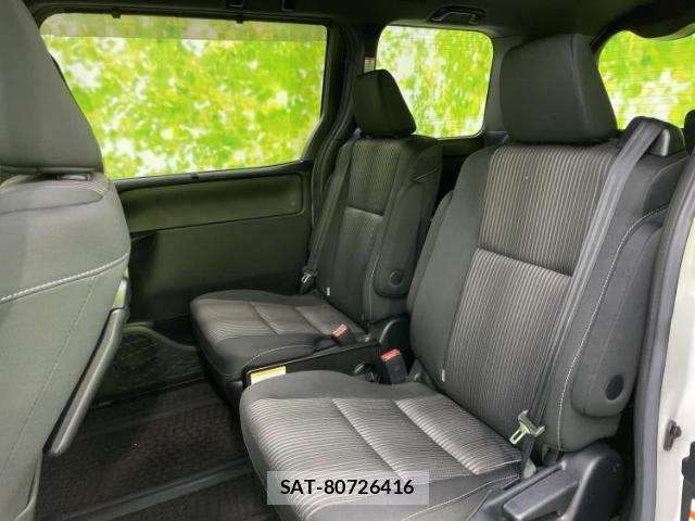 Toyota VOXY 2017-07 8552649-7