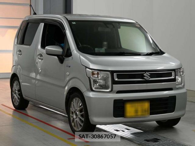 Suzuki WAGON R 2018-03 8547029-10