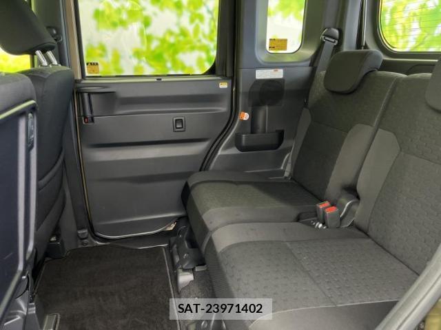 Daihatsu WAKE 2017-04 8552456-6