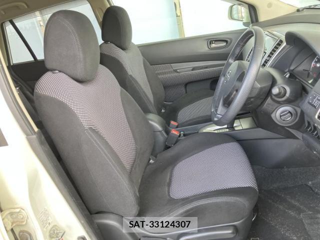Nissan Wingroad 2012-01 8552553-3