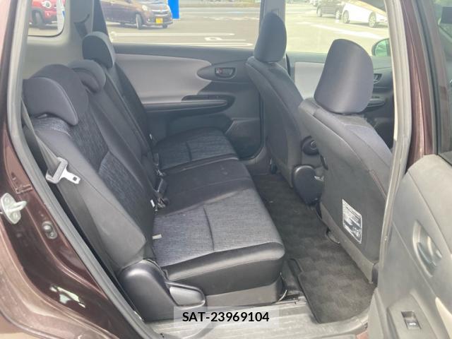 Toyota WISH 2011-10 8547419-15