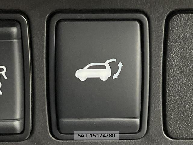 Nissan X-TRAIL 2017-08 8549819-7