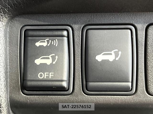 Nissan X-TRAIL 2015-09 8550817-4