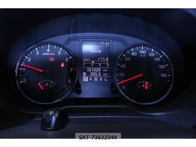 Nissan X-TRAIL 2010-09 8551420-14
