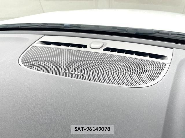 Volvo XC40 2021-09 8546823-4
