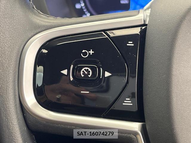 Volvo XC60 2021-10 8545578-9