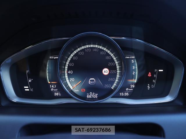 Volvo XC60 2017-07 8545640-12