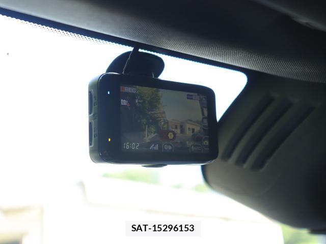 Volvo XC60 2018-03 8545641-16