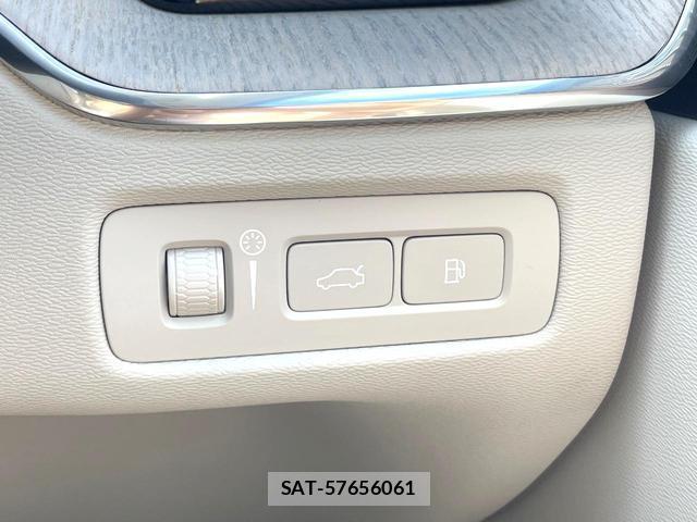 Volvo XC60 2022-04 8546822-12