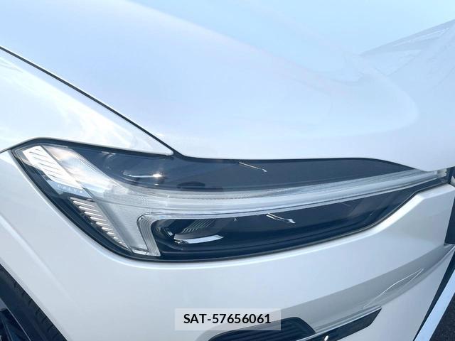 Volvo XC60 2022-04 8546822-15