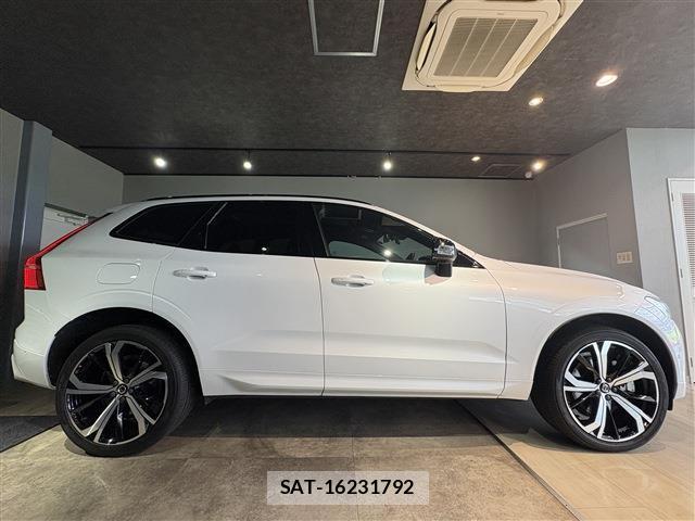 Volvo XC60 2021-10 8548646-1