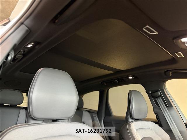 Volvo XC60 2021-10 8548646-10