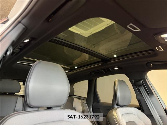 Volvo XC60 2021-10 8548646-11
