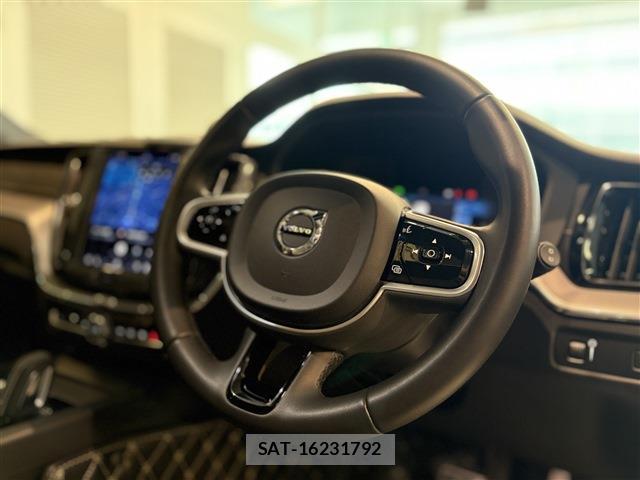 Volvo XC60 2021-10 8548646-14