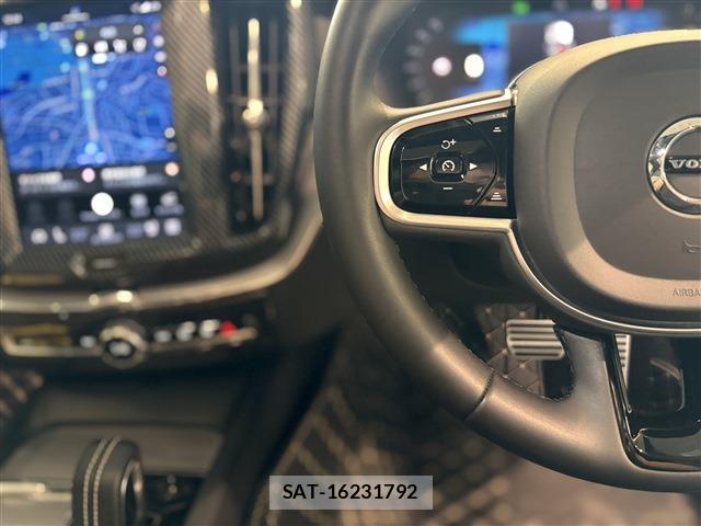 Volvo XC60 2021-10 8548646-15
