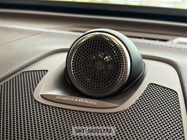 Volvo XC60 2021-10 8548646-17