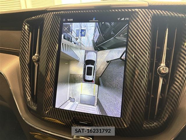Volvo XC60 2021-10 8548646-19