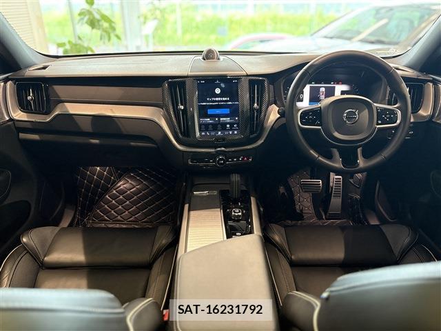 Volvo XC60 2021-10 8548646-8