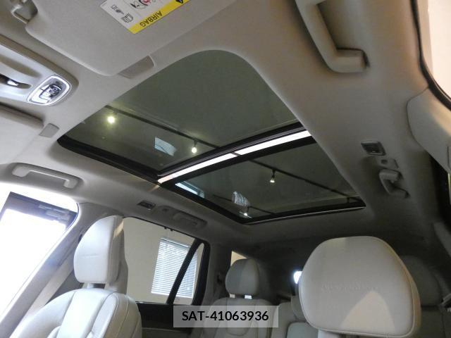 Volvo XC90 2017-02 8552088-7