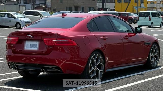 Jaguar XE 2015-07 8550283-13
