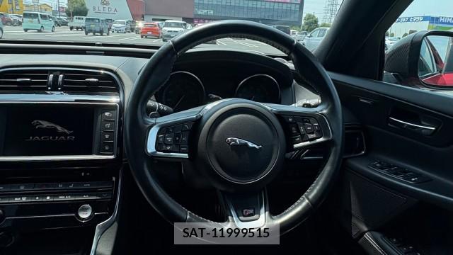 Jaguar XE 2015-07 8550283-16