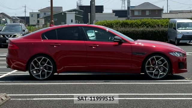 Jaguar XE 2015-07 8550283-3