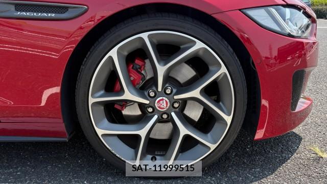 Jaguar XE 2015-07 8550283-8