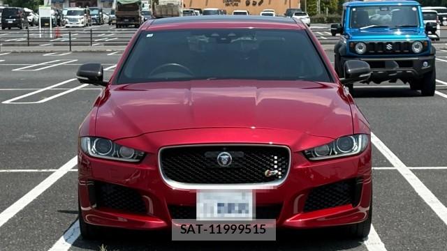 Jaguar XE 2015-07 8550283-9
