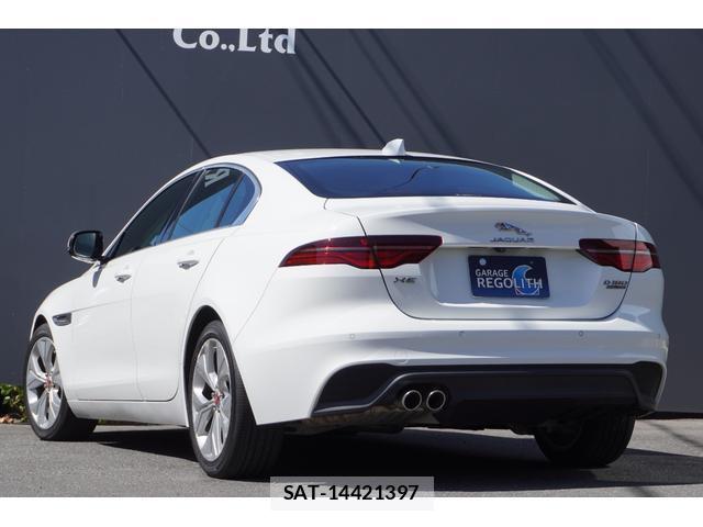 Jaguar XE 2019-10 8552116-10