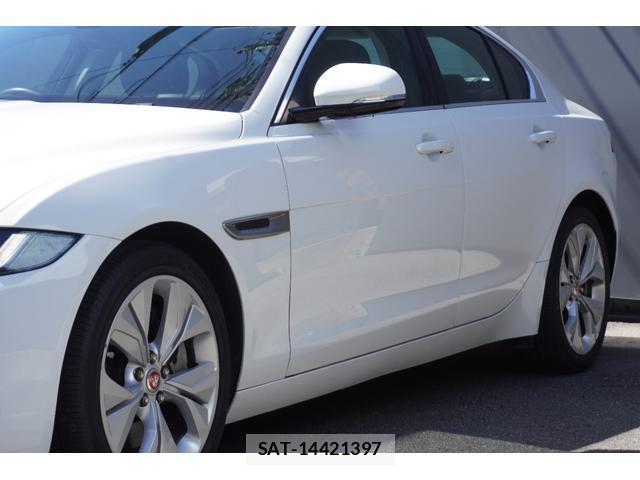 Jaguar XE 2019-10 8552116-3