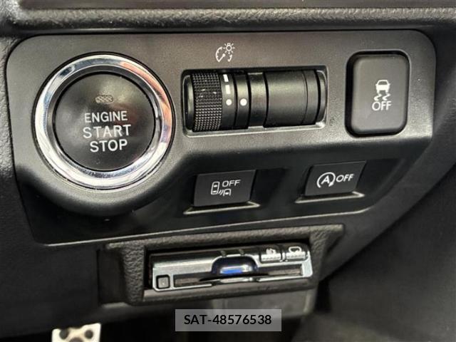 Subaru XV 2016-02 8546212-11