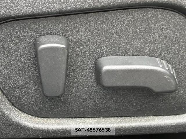 Subaru XV 2016-02 8546212-17