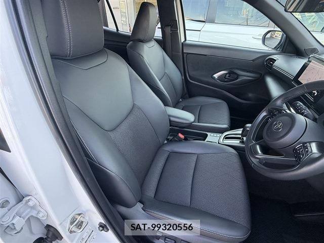 Toyota YARIS CROSS 2025-07 8546054-18