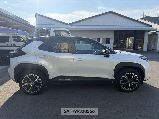 Toyota YARIS CROSS 2025-07 8546054-3