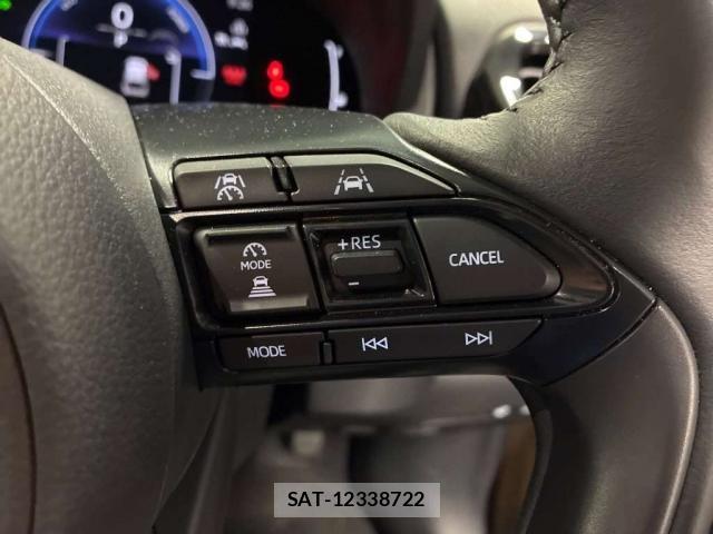 Toyota YARIS CROSS 2025-06 8547896-11