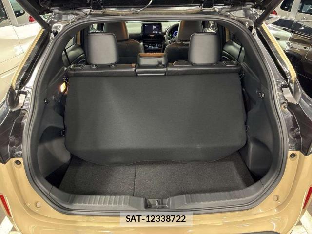 Toyota YARIS CROSS 2025-06 8547896-5