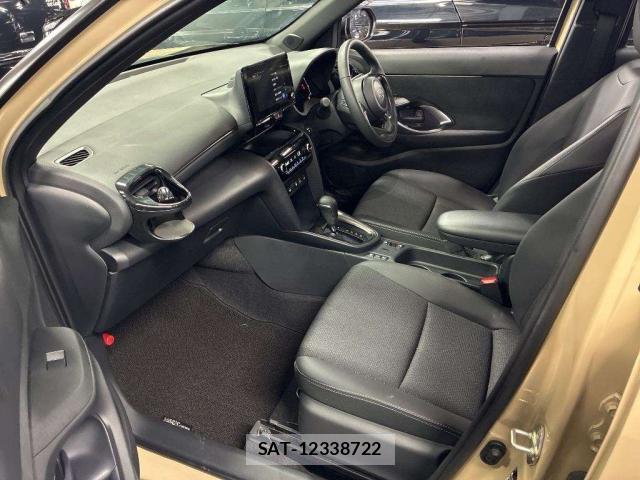 Toyota YARIS CROSS 2025-06 8547896-6