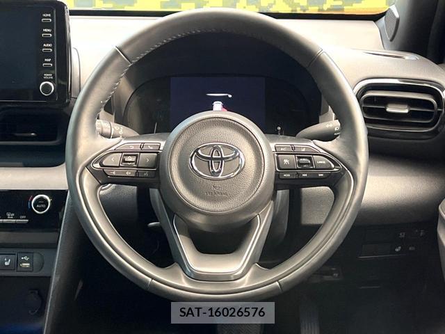 Toyota YARIS CROSS 2023-10 8548448-10