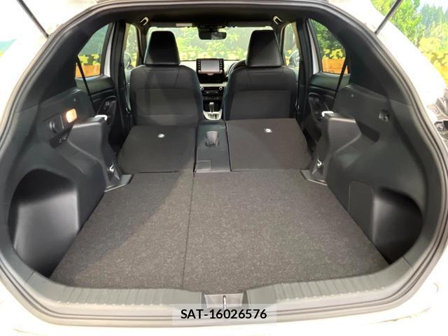 Toyota YARIS CROSS 2023-10 8548448-9