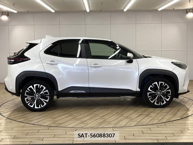 Toyota YARIS CROSS 2024-03 8549272-17