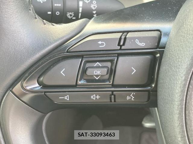 Toyota YARIS CROSS 2025-02 8551882-17